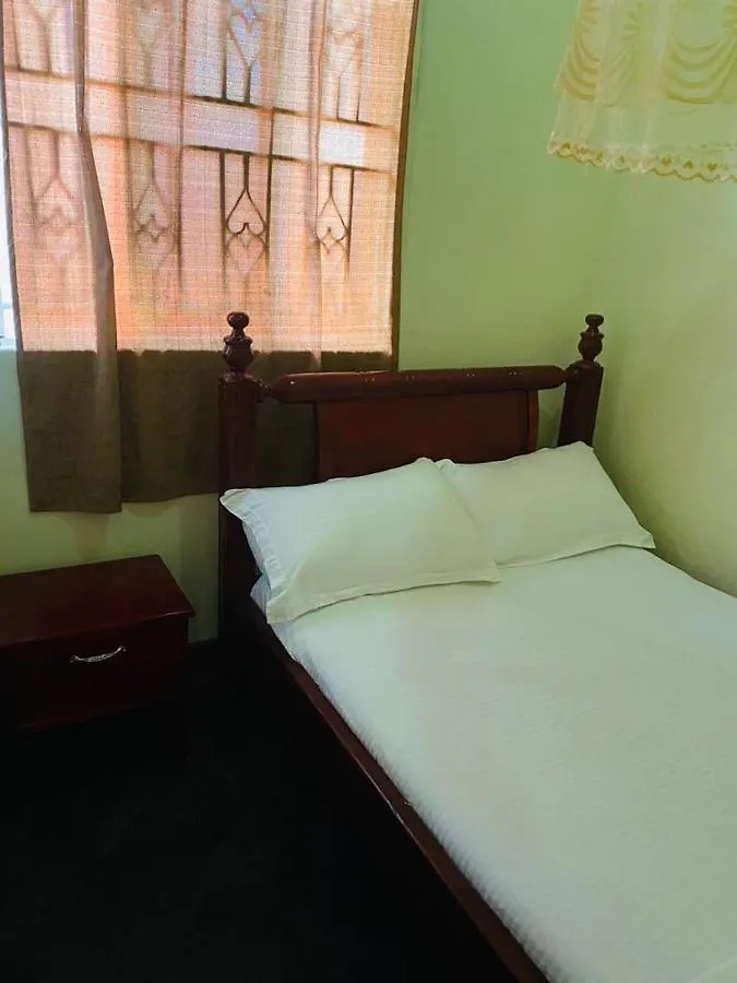 מלון קמפאלה Kalifonia Guest House